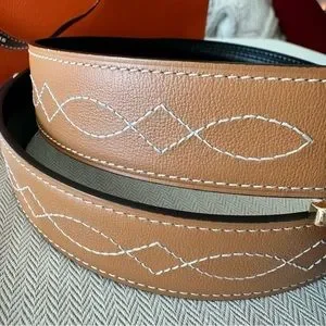 Hermes 32mm Belt and Buckle Sz 90 in Nature/Black Hermès Paris H Buckle & Reversible Leather Strap 32mm Belt  main image 4